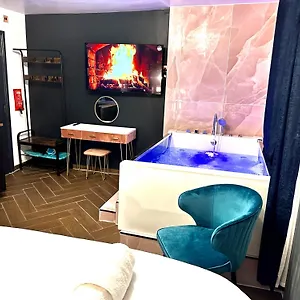 https://g-eighty-four.brighton-hotels-england.com